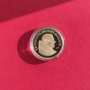 Medaille or Pape Benoit XVI