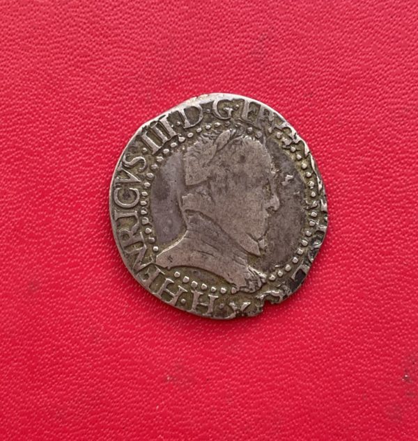 Henri III 1/2 Franc au col plat 1587 H