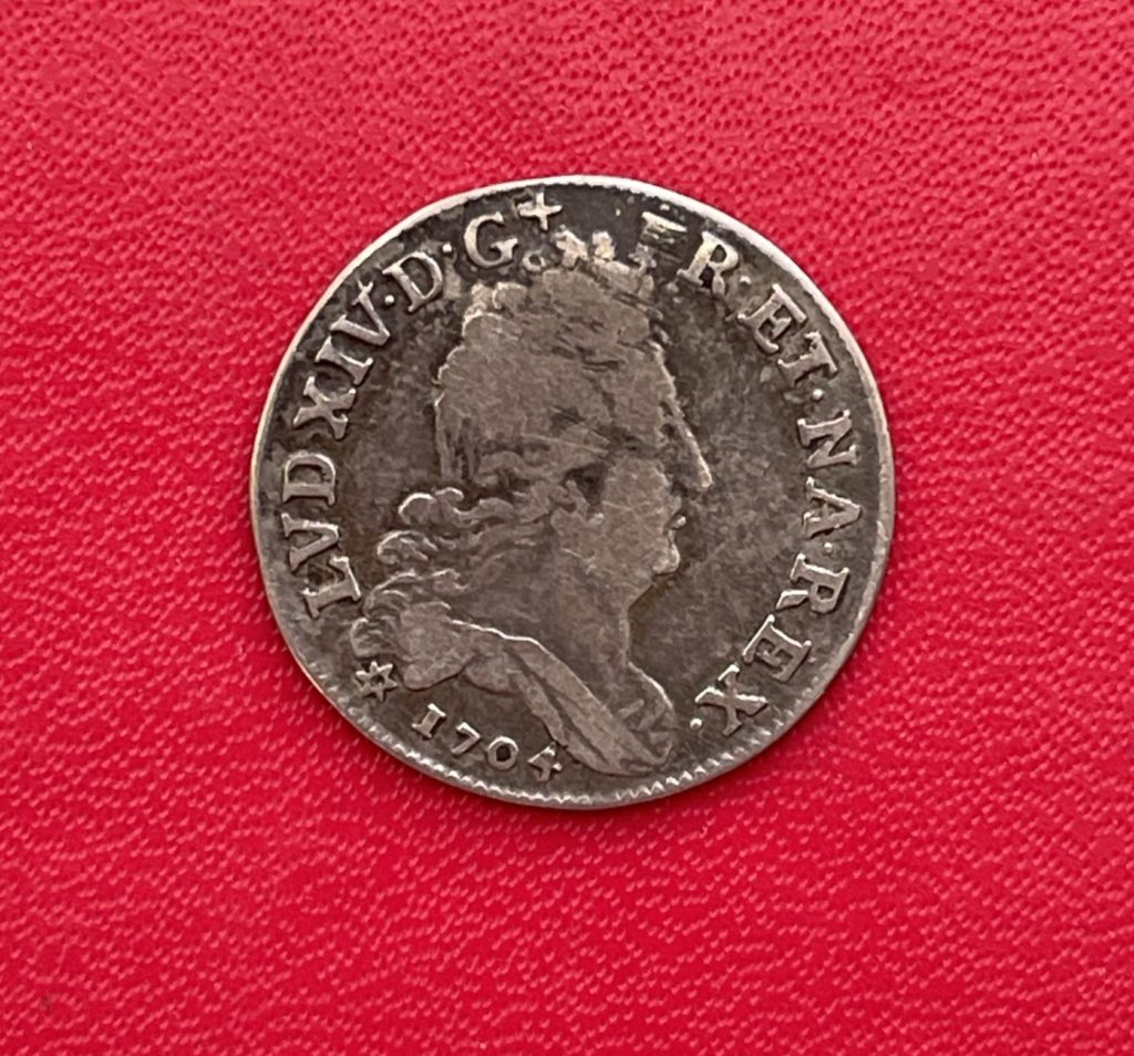 monnaie de 11 sols aux 4 couronnes de Strasbourg 1704 BB Louis XIV